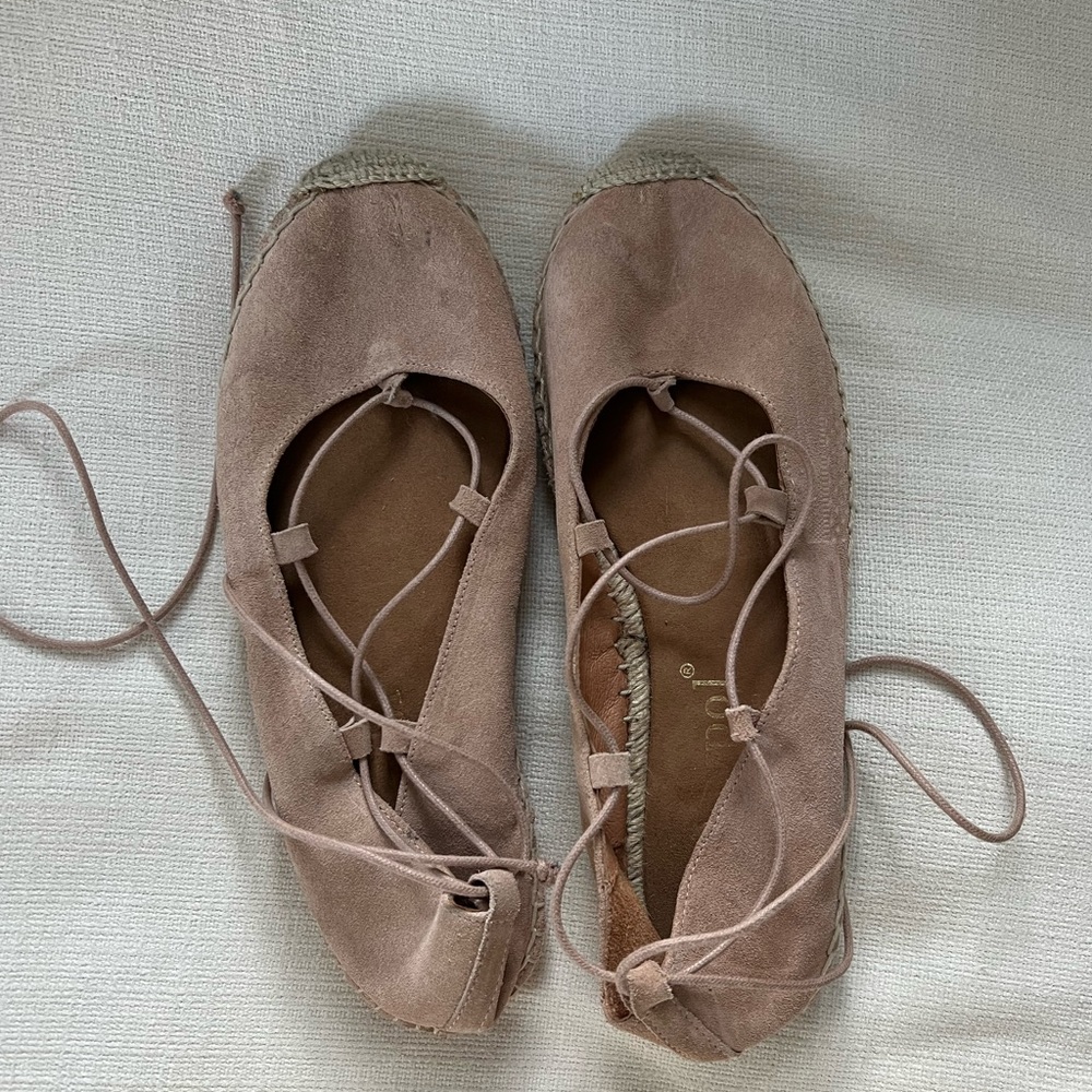 Wrap up ballet style shoes